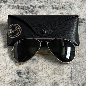 Ray-Ban Black Aviator Sunglasses with Leather Case